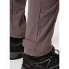  Helly Hansen Women’s Vika Tur Bukser 2.0. Disse bukser kombinerer holdbarhed med komfort, med forstærkede paneler og praktiske detaljer såsom justerbare bundben og håndlommer. Oplev ultimativ bevægelsesfrihed og pålidelig beskyttelse mod elementerne, uden at gå på kompromis med stilen. i farven shadow grey som er en lys blommefarve